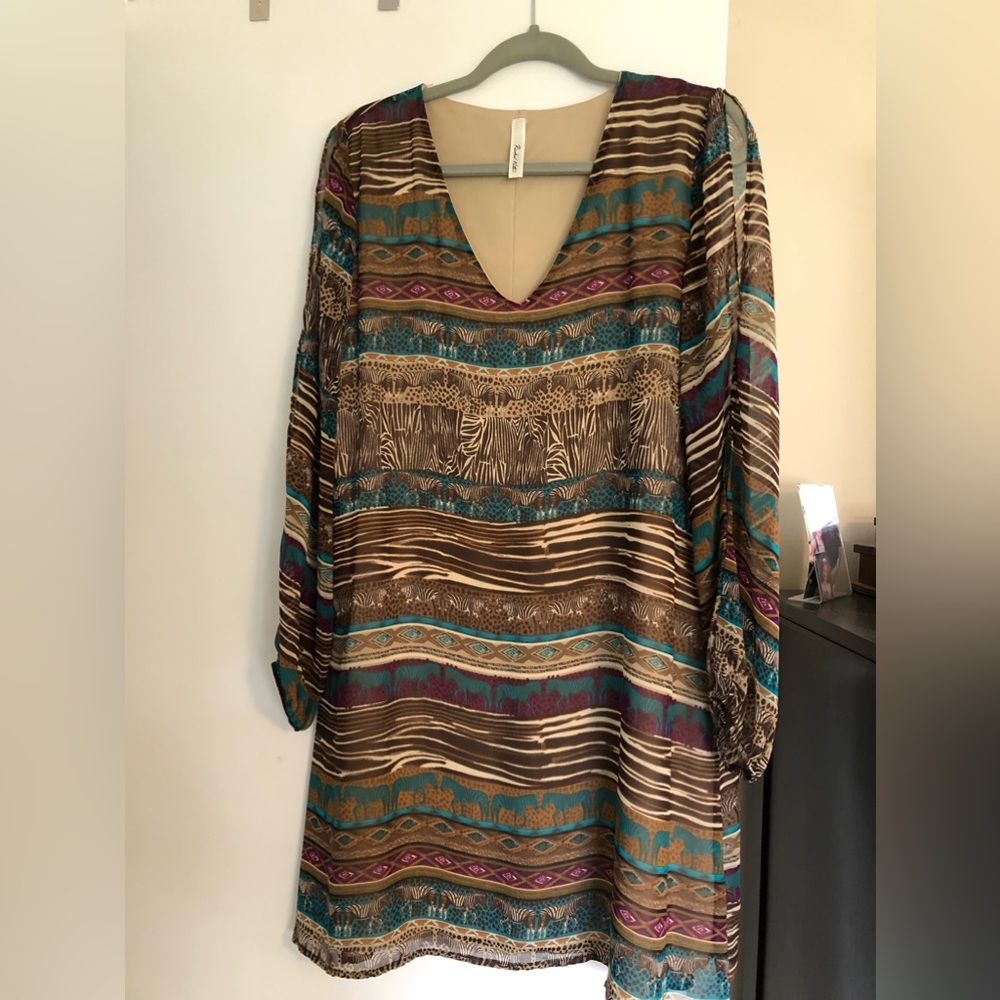 Women’s dress. Brown print, fully lined short dress.